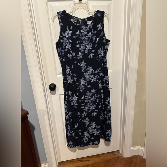 dressbarn Dresses & Skirts - dressbarn Navy Sleeveless Midi Dress with Light Blue Floral Print